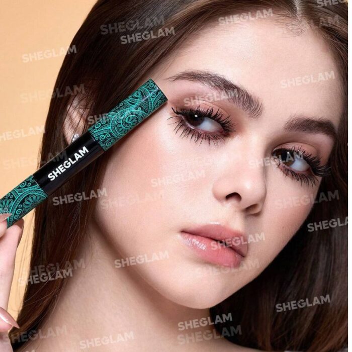 SheGlam: All-In-One Volume & Length Mascara - Black - Image 2