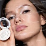 SheGlam: Lunar Glow Highlighter - Image 2